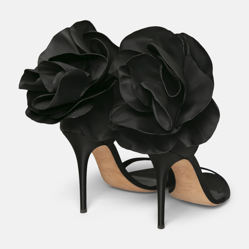 Super Flea Market+Giuseppe Zanotti+Floral detail heels+Toni Garrn